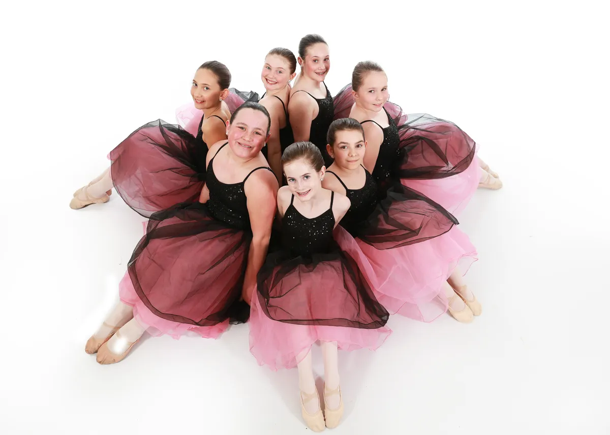 Children in a ballet class for kids in Thunder Bay